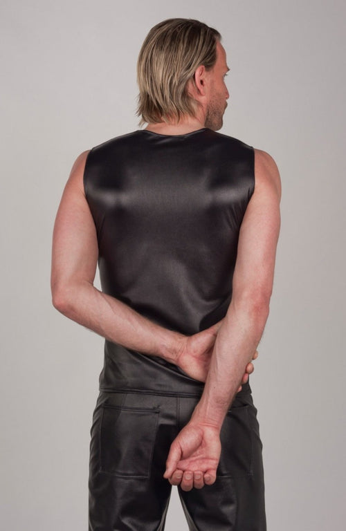 Kunstlederweste mit Schnallen
