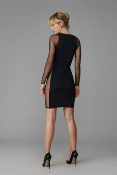 Kleid mit viereckigem Ausschnitt