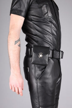 Leather shirt with snap fasteners