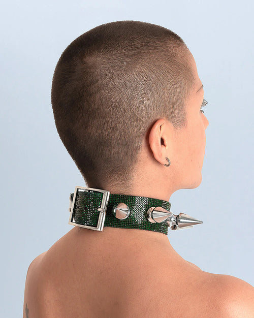 Kristall Halsband mit Stacheln