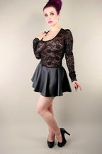 Kunstleder Rock ausgestellt