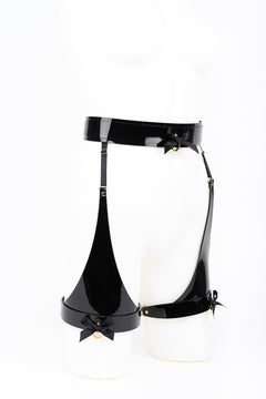 Lackleder Beinharness