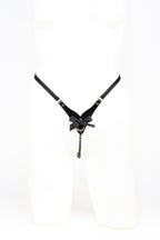 Lackleder String mit Perlen