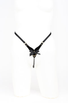 Lackleder String mit Perlen