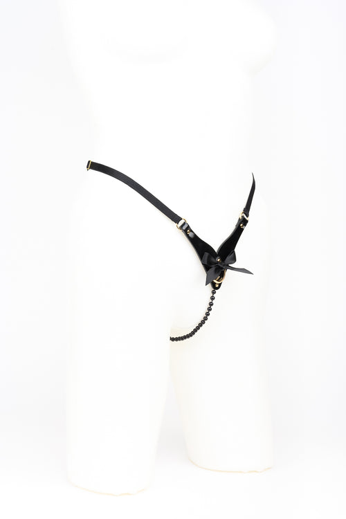 Lackleder String mit Perlen