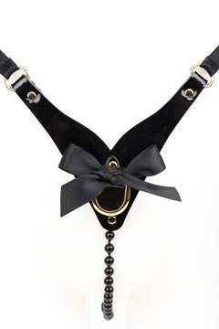 Lackleder String mit Perlen