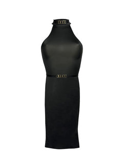 Kleid hochgeschnitten