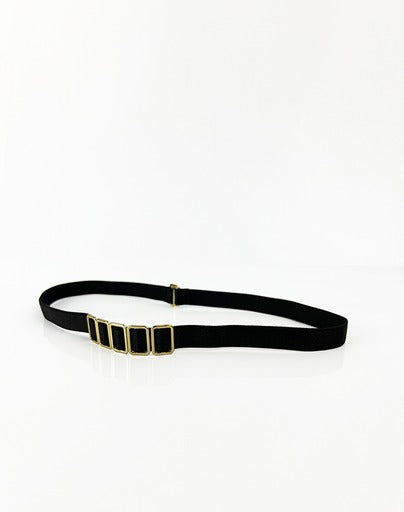 Kleid hochgeschnitten