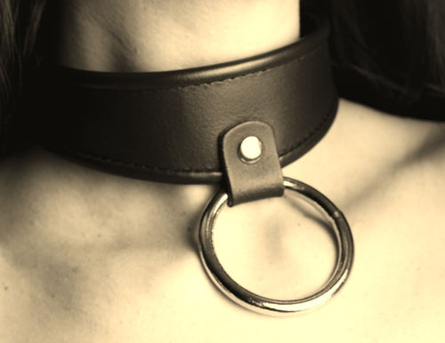 Halsband mit Ring