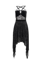 Kleid mit Riemendetails