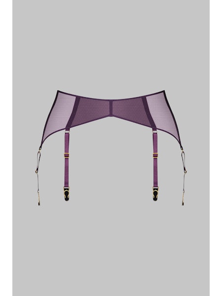 Suspender belt with mesh