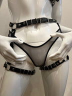 Beinharness aus Latex