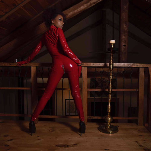 Catsuits von Frau getragen
