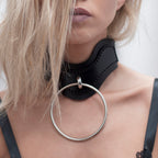 Luxury leather collar of the O