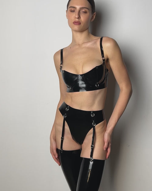 Latex String mit Strapsen