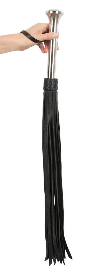 Flogger with wide leather straps