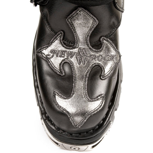 Leather boots with cross